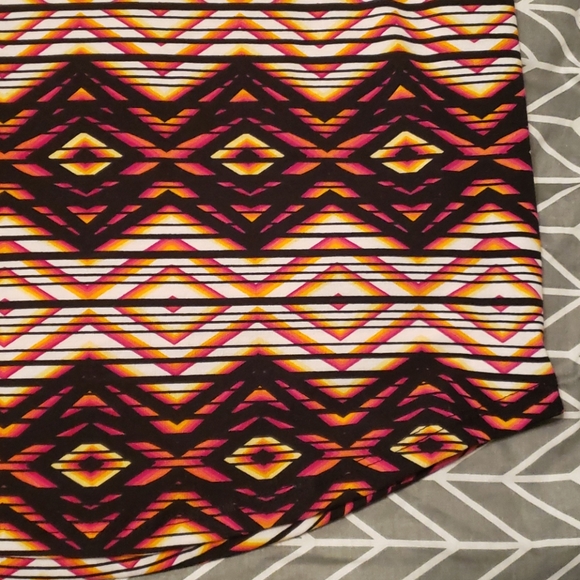 Aztec Randy LuLaRoe - Picture 3 of 4